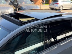 Volkswagen Golf 8 GTI slika 11