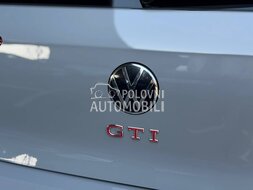 Volkswagen Golf 8 GTI slika 9