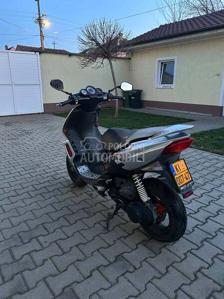 Peugeot Speedfight 2