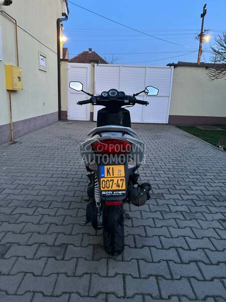 Peugeot Speedfight 2