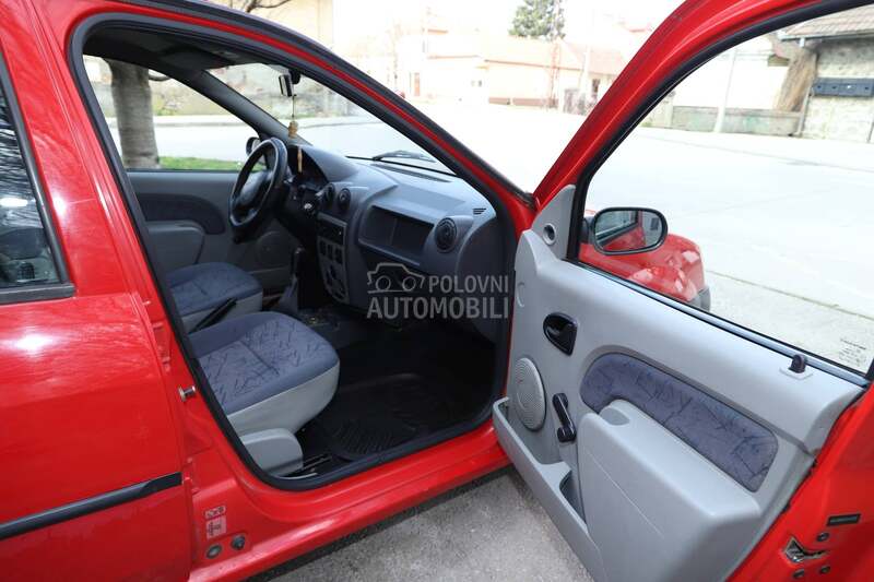 Dacia Logan DACIA E1 1.4