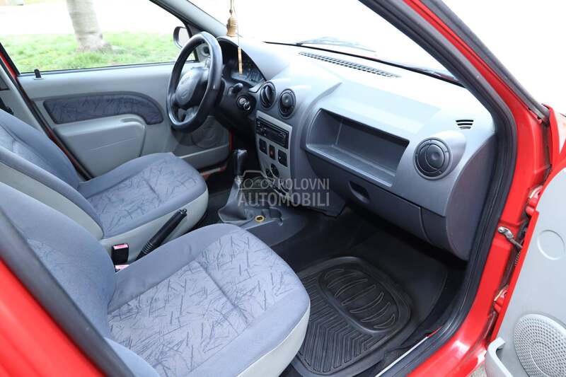 Dacia Logan DACIA E1 1.4