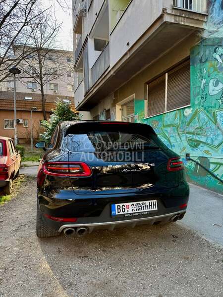Porsche Macan S