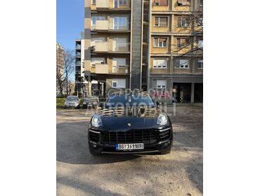 Porsche Macan S