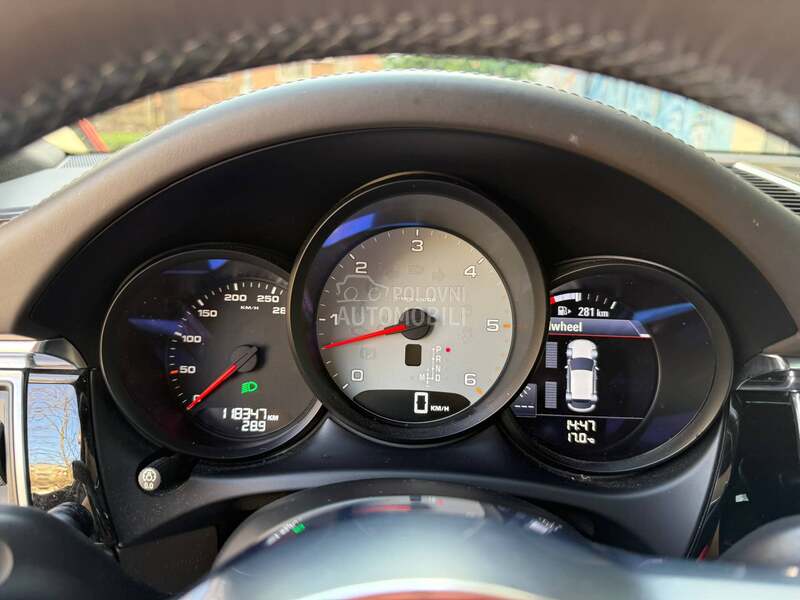Porsche Macan S