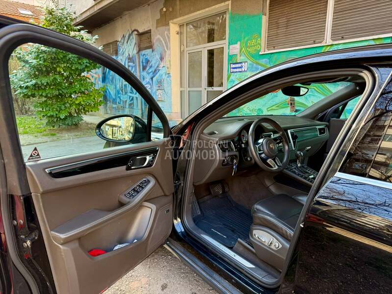 Porsche Macan S