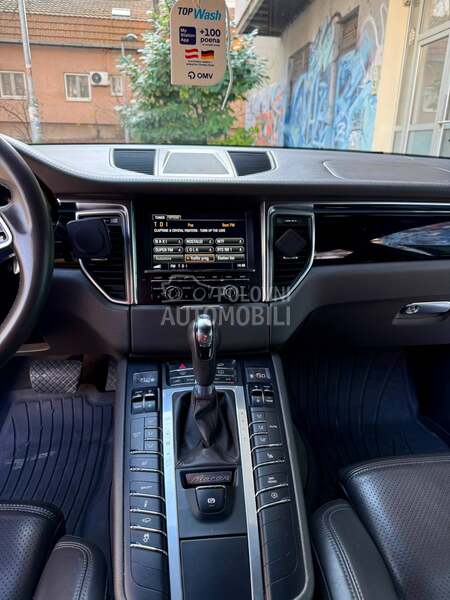 Porsche Macan S