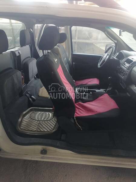 Nissan Navara 
