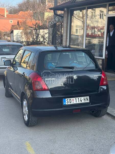 Suzuki Swift 