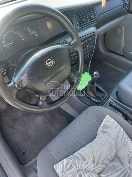 Opel Vectra B 1.8