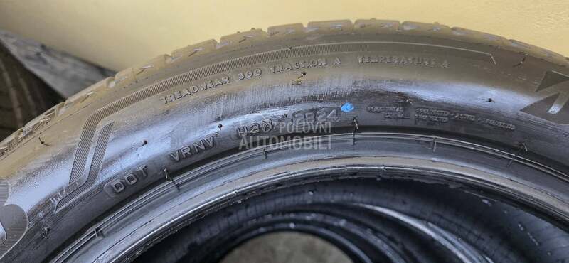 Bridgestone 235/50 R19 Letnja