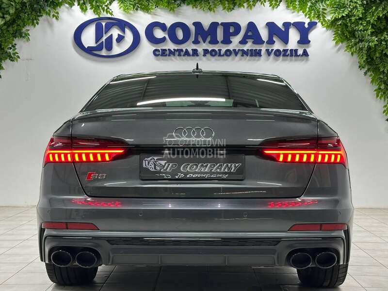 Audi S6 