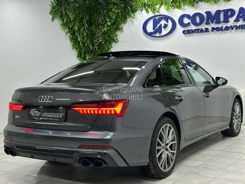 Audi S6 