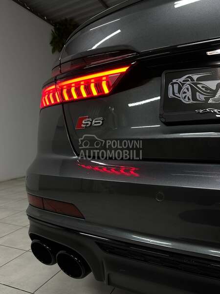 Audi S6 