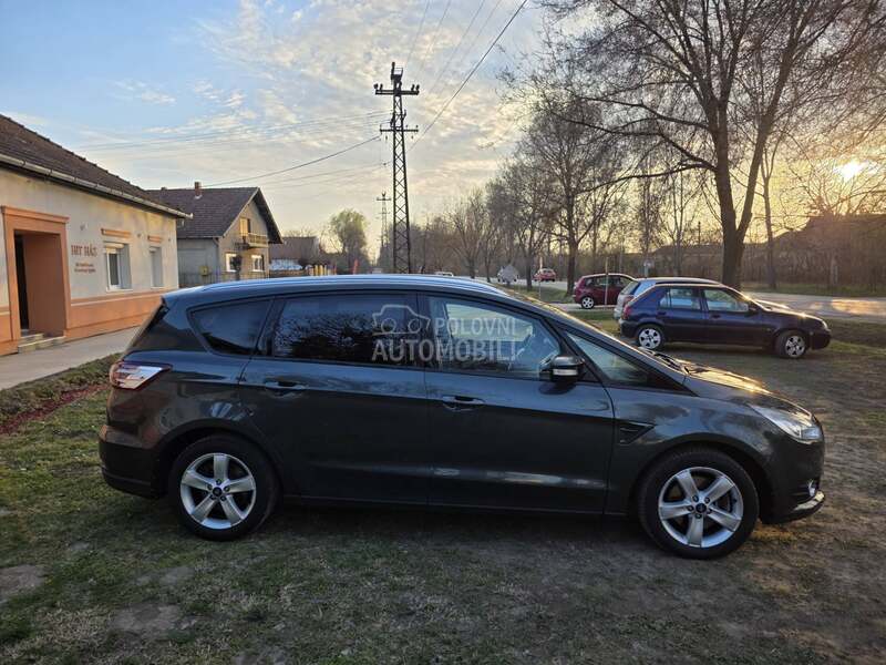 Ford S-Max SALON.SWIS