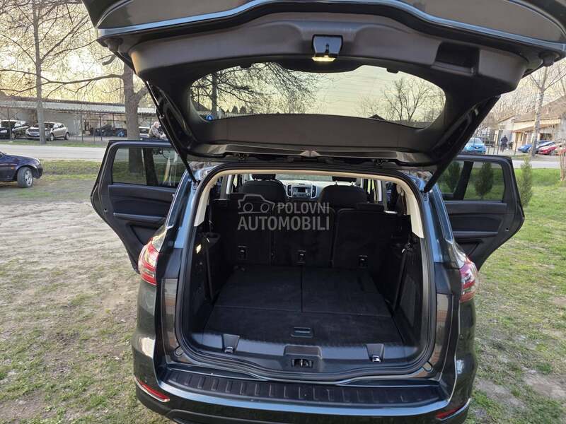 Ford S-Max SALON.SWIS