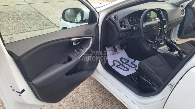 Volvo V40 1.6 D2