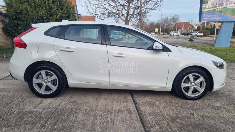 Volvo V40 1.6 D2
