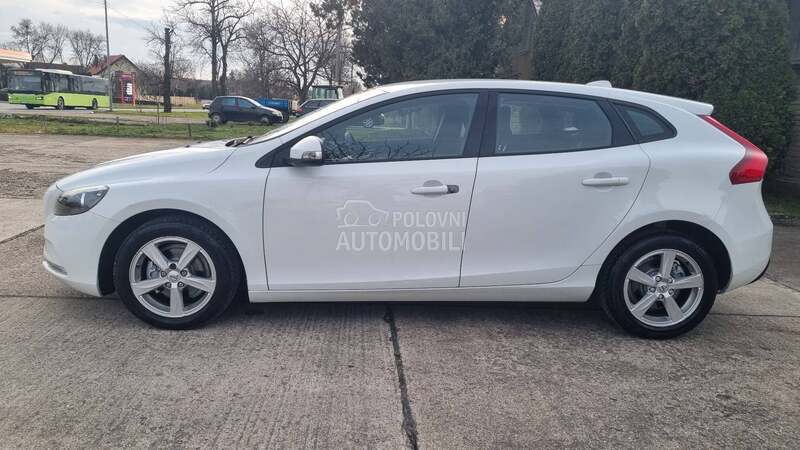 Volvo V40 1.6 D2