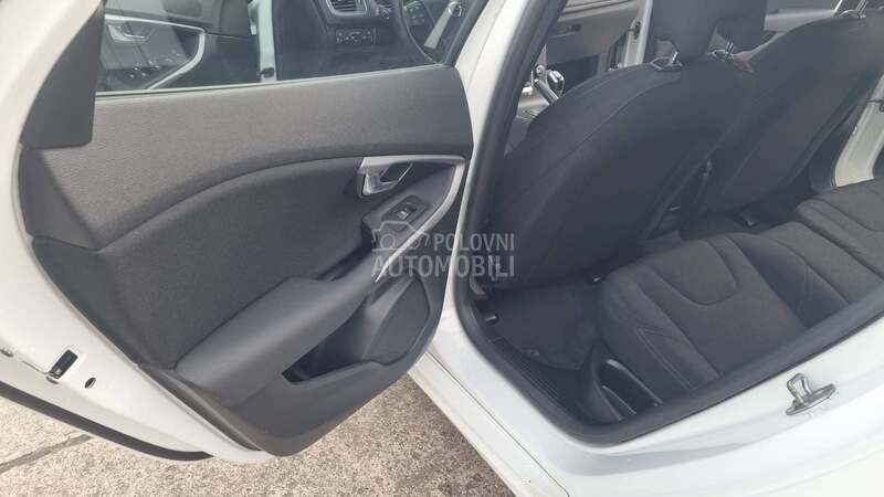 Volvo V40 1.6 D2