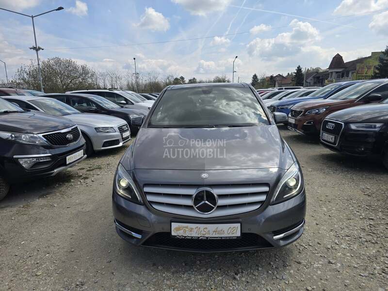 Mercedes Benz B 180 