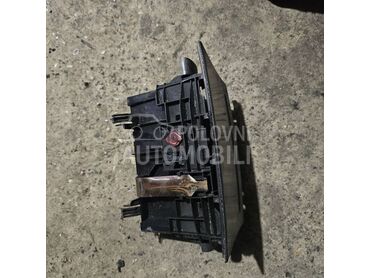 Pepeljara za Ford Focus od 2008. do 2011. god.