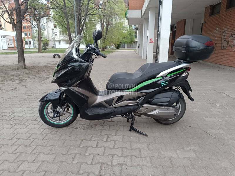 Kawasaki J300 HITNO