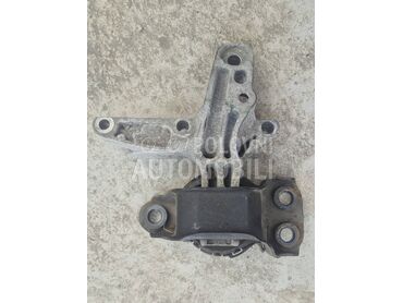 Nosac motora gornji desni za Nissan Qashqai od 2014. do 2021. god.