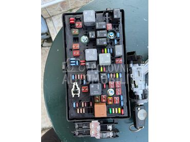 Kutija osiguraca za Opel Insignia od 2008. do 2014. god.