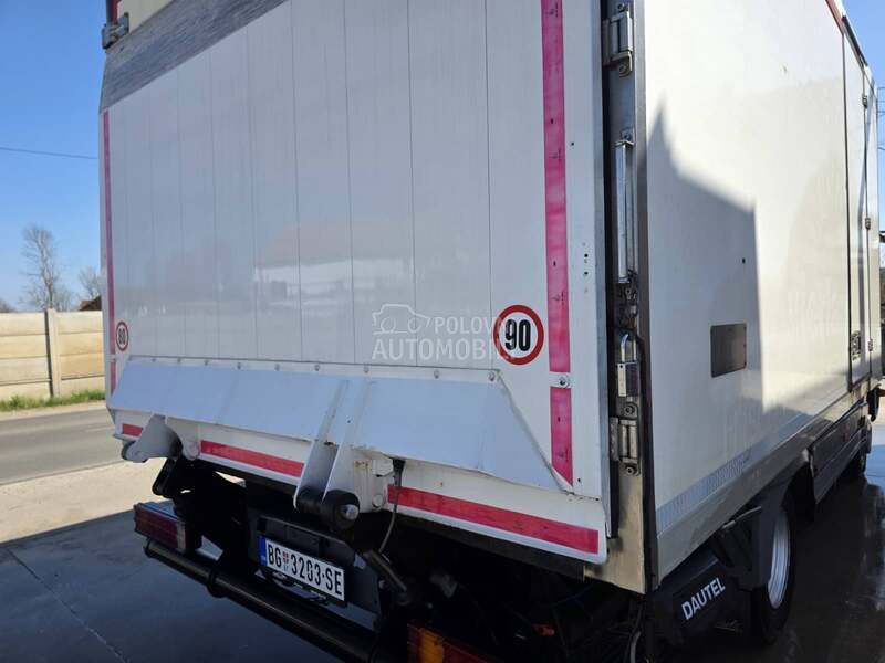 Mercedes Benz atego 818