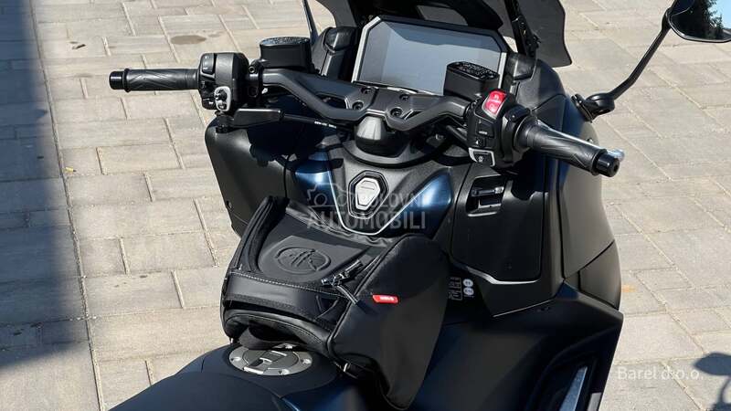 Yamaha TMAX 560