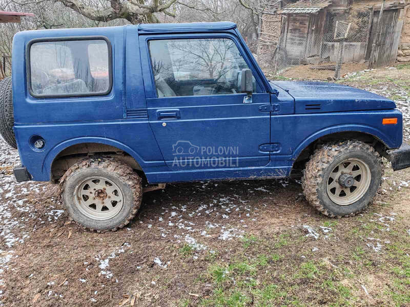 Suzuki SJ Samurai 