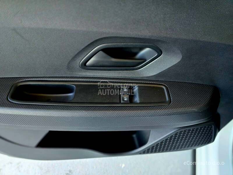 Dacia Stepway 1.0 TCE ESSENTIAL