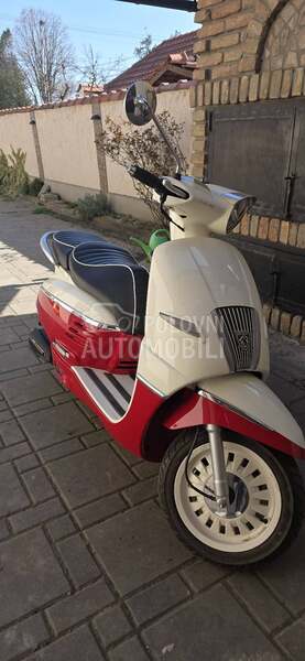 Peugeot Django