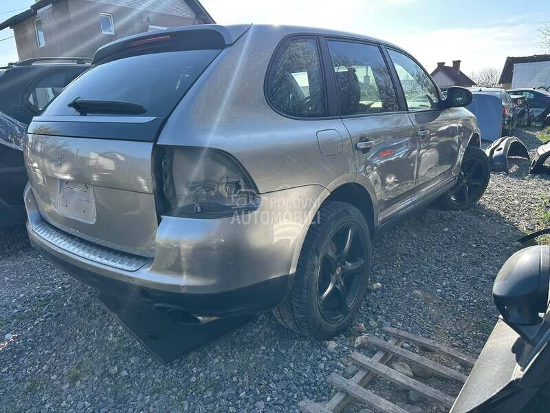 Porsche Cayenne 