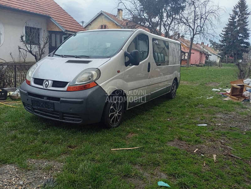 Renault Trafic konbinovan