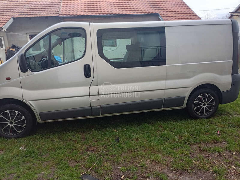 Renault Trafic konbinovan