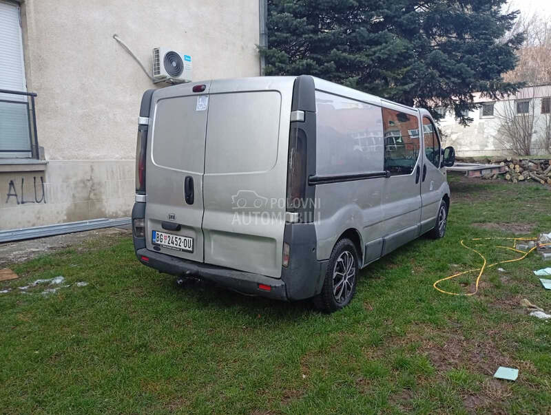 Renault Trafic konbinovan
