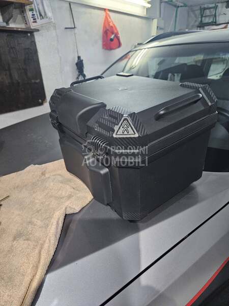 kofer univerzalni 67 L