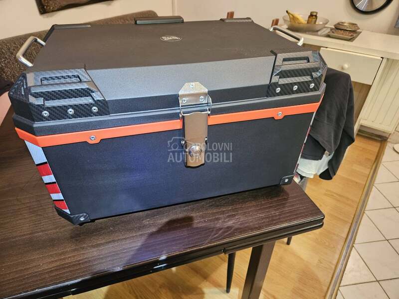 kofer univerzalni 67 L