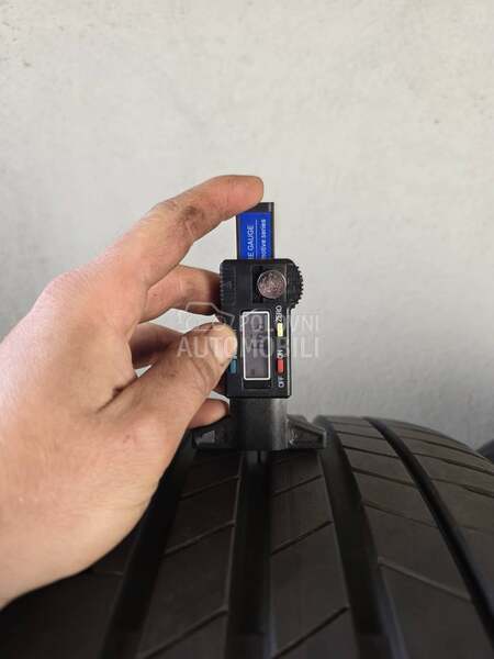 Bridgestone 225/40 R18 Letnja
