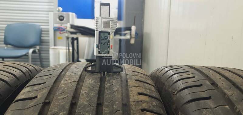 Continental 215/55 R17 Letnja