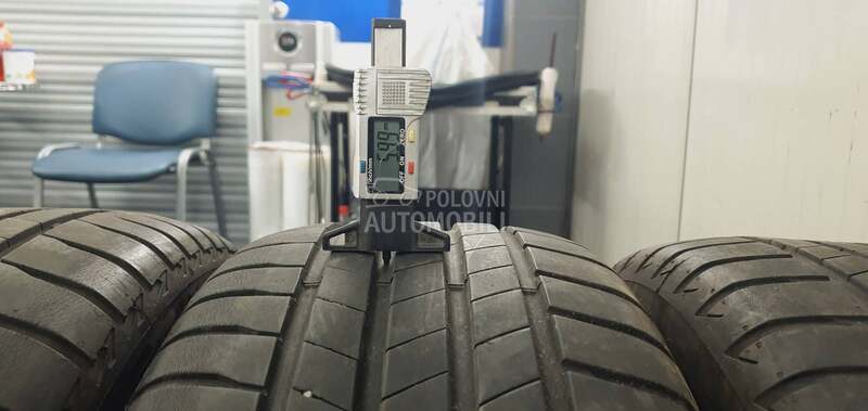 Bridgestone 215/55 R17 Letnja