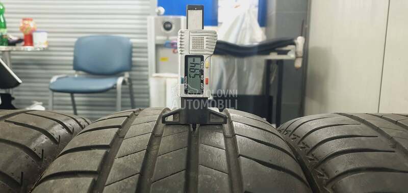 Bridgestone 215/55 R17 Letnja