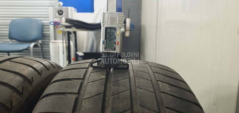 Bridgestone 215/55 R17 Letnja