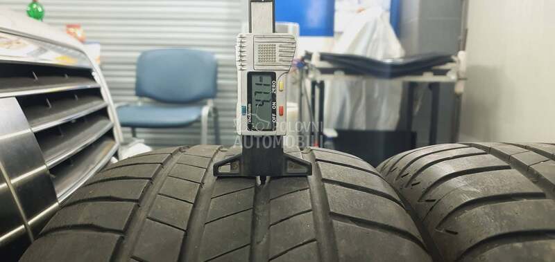 Bridgestone 215/55 R17 Letnja