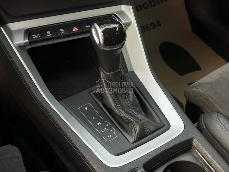 Audi Q3 2.0D/Matrix/Black