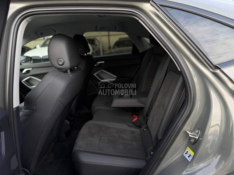 Audi Q3 2.0D/Matrix/Black