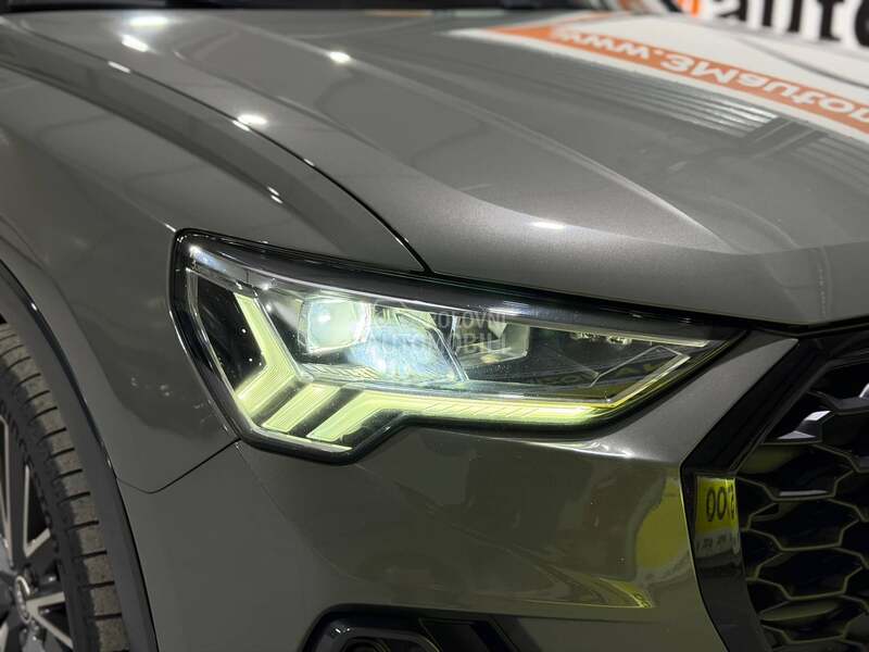 Audi Q3 2.0D/Matrix/Black