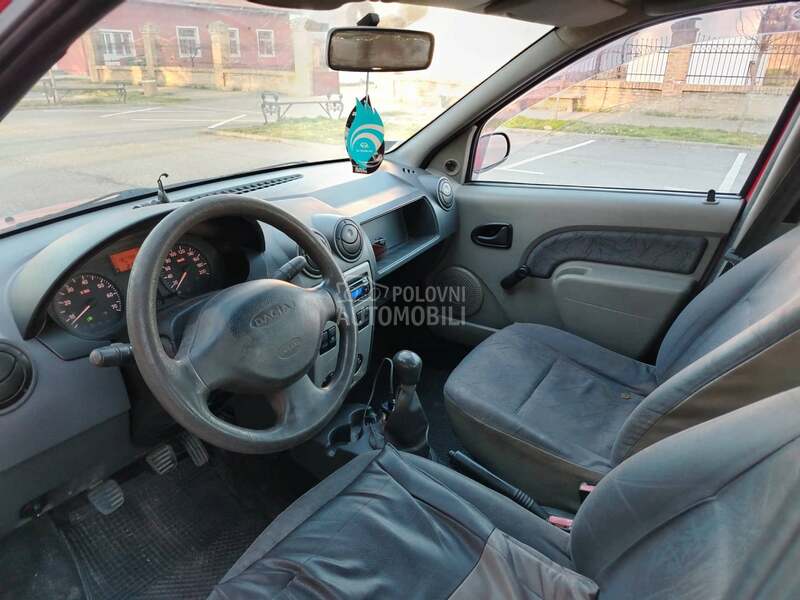 Dacia Logan 